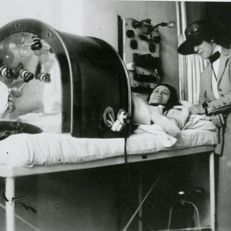 1900 - X-Ray room for treatment